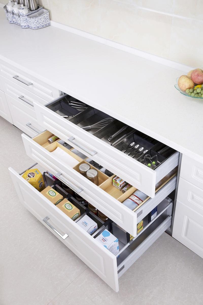 Kitchen storage